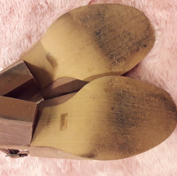 Platform Sandals - Picture 2 of 6